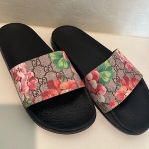 Gucci Size 41 (fits size 10) Bloom Slides